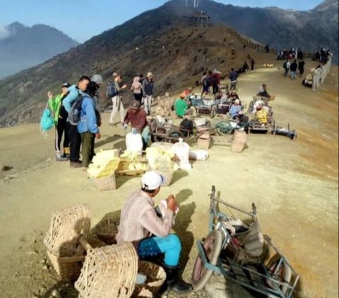 Viral Wanita Asal China Terjatuh ke Jurang Kawah Ijen, Berapa Harga Tiket Masuknya?