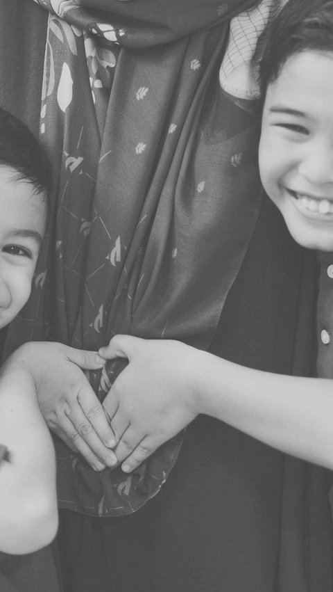 Alyssa Soebandono sebelumnya pernah mengalami keguguran di tahun 2019. Momen bahagia juga dinantikan kedua anaknya untuk menyambut sang adik.