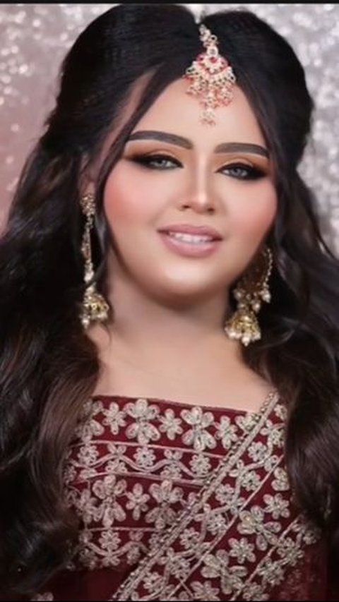 Hasilnya pun bikin netizen pangling. Mereka tak menyangka jika makeup ala Bollywood itu begitu cocok dengan bentuk wajah wanita tersebut