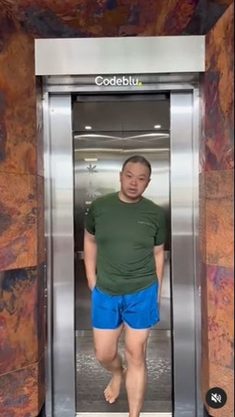 Tampak ada lift di rumah Codeblue lho!