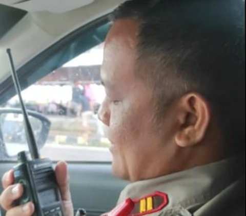 Bikin Senyum-Senyum, Momen Perwira Polisi dengan Anggota Laporan Pakai Kata-Kata Istilah Saat Tugas di Jalan