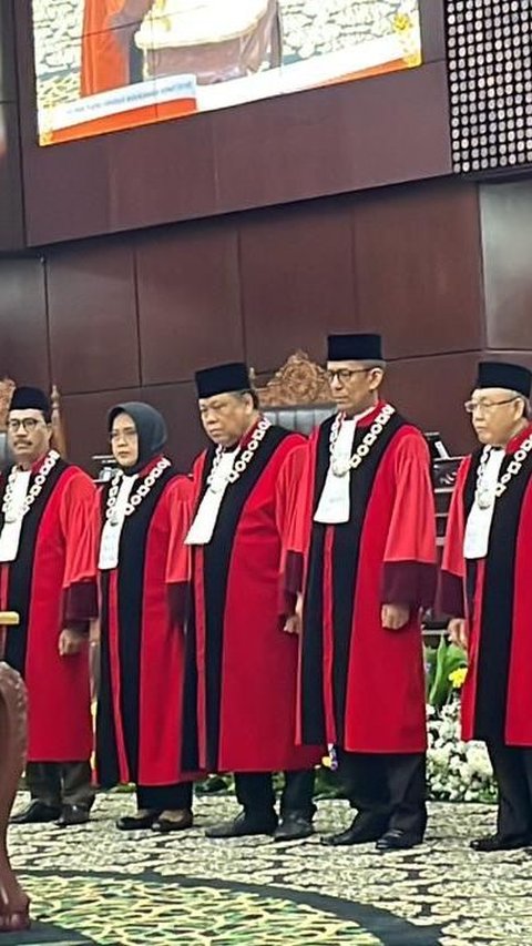 Mengingat Kembali 'Pedasnya' Dissenting Opinion Hakim MK Saldi Isra & Arief Hidayat di Putusan Batas Usia Cawapres