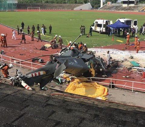 VIDEO Detik-Detik 2 Helikopter Militer Malaysia Tabrakan Lalu Jatuh Saat Latihan, 10 Tentara Tewas