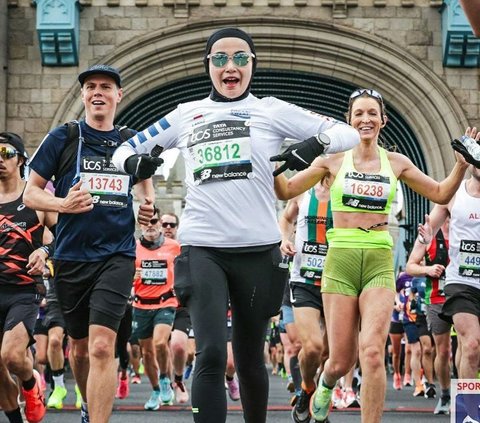 Mereka berhasil menyelesaikan London Marathon hingga ke garis finish.