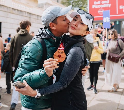 Foto-foto Selebriti Tanah Air Ikuti Ajang London Marathon 2024, Penampilannya Curi Perhatian