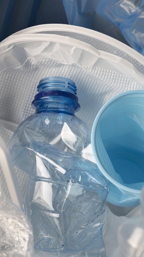 Kurangi Jumlah Sampah Plastik di Destinasi Wisata, Produsen Air Minum Lakukan Langkah Begini