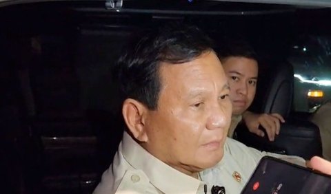 Prabowo Subianto menemui Surya Paloh di Kantor DPP NasDem, Jakarta Pusat, Jumat (22/3). Usai pertemuan, Prabowo mengaku selalu mengajak Paloh untuk bergabung mendukungnya.<br>