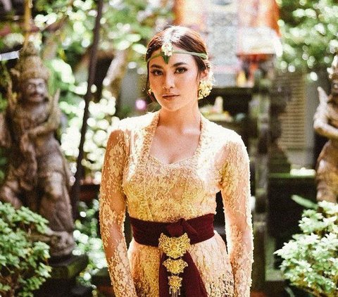 The Charm of 8 Artists Wearing Traditional Balinese Clothing, Luna Maya Stuns