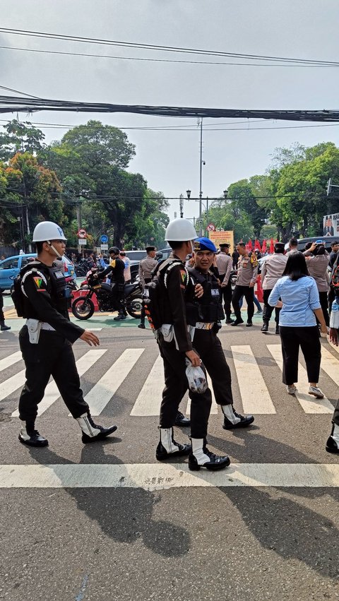 Paspampres Berjaga di Sekitar KPU Jelang Pengumuman Presiden Terpilih Prabowo-Gibran