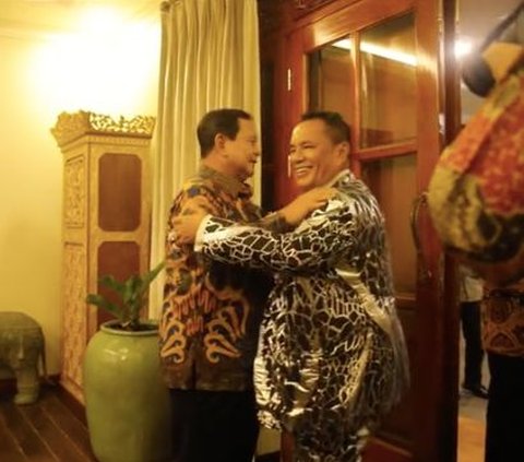 Beda Dengan yang Lain, Begini Sapaan Spesial Hotman Paris saat Jabat Tangan Prabowo Subianto