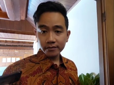 Called No Longer a PDIP Cadre, Jokowi Smiles: Thank You