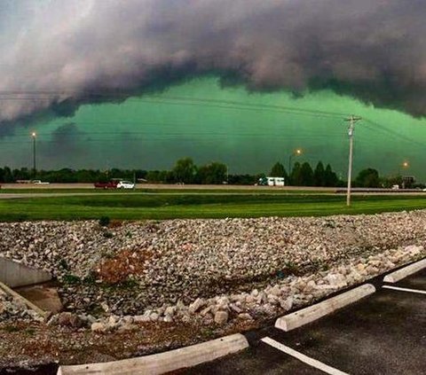 Interesting Facts Behind the Eerie Sight of Dubai's Sky Turning Green After Heavy Rain and Flash Floods Last Week