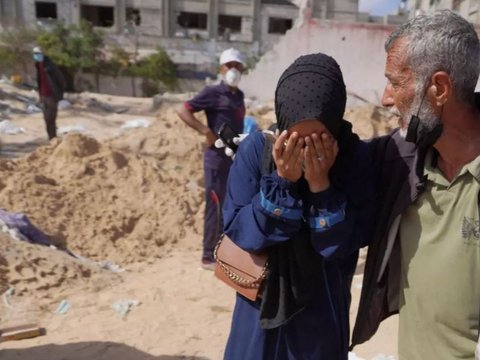 Para Ibu di Gaza Mencari Anaknya di Antara Tumpukan Mayat, Berusaha Mengenalinya dari Baju Sampai Rambut