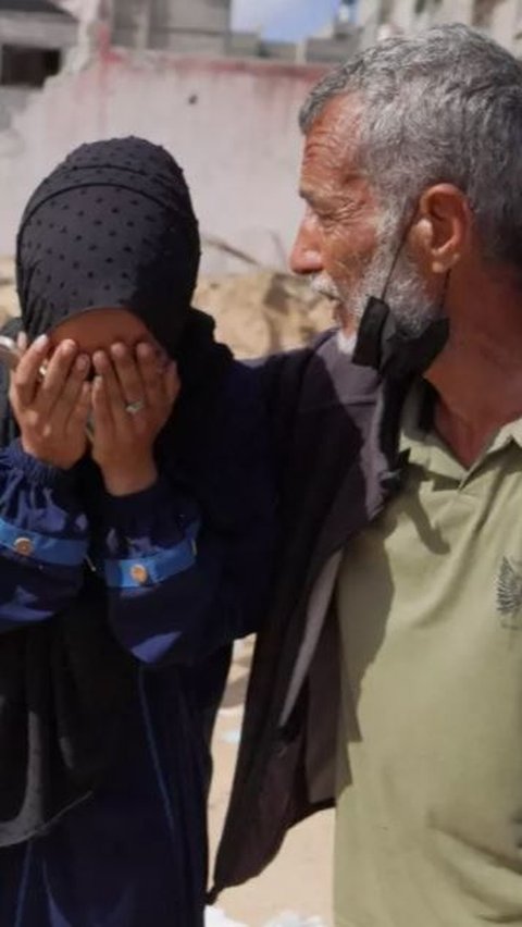 Para Ibu di Gaza Mencari Anaknya di Antara Tumpukan Mayat, Berusaha Mengenalinya dari Baju Sampai Rambut