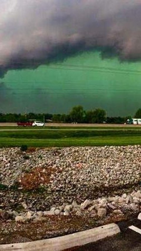 Interesting Facts Behind the Creepy View of Dubai Sky Turning Green After Being Hit by Heavy Rain and Flash Floods