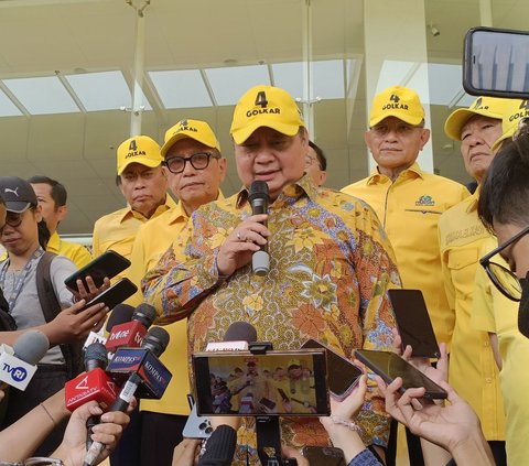 Airlangga: Jokowi dan Gibran Sudah Masuk Keluarga Besar Golkar