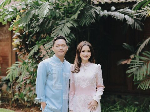 Persiapkan Bisnis Bersama di Bali, ini Foto-foto Kebersamaan Azriel Hermansyah dan Sarah Menzel yang Bikin Baper