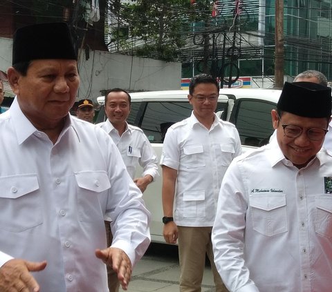 Gelar Karpet Merah, Cak Imin Sambut Prabowo Subianto di Markas PKB