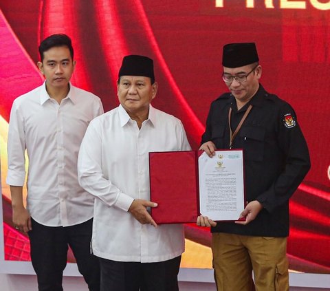 FOTO: Detik-Detik KPU RI Pukul Palu Sahkan Prabowo-Gibran Presiden dan Wakil Presiden Terpilih 2024