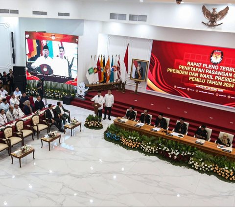 FOTO: Detik-Detik KPU RI Pukul Palu Sahkan Prabowo-Gibran Presiden dan Wakil Presiden Terpilih 2024