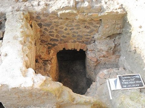 Arkeolog Temukan Vila Kaisar Terkenal Romawi Kuno, Terkubur Abu Vulkanik Selama 2.000 Tahun