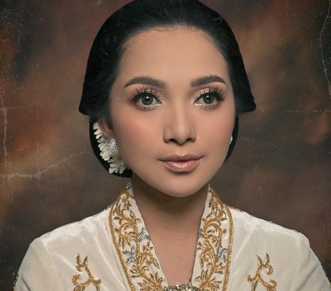 MUA Tiru Penampilan Kartini, Hasilnya Kecantikan Njawani Zaman Modern