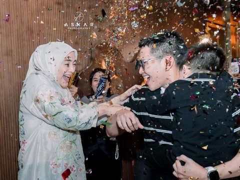 Momen Rezky Aditya Beri Surprise Ultah untuk Sang Istri, Citra Kirana Sampai Terkejut Diberi kado Gelang Berlian