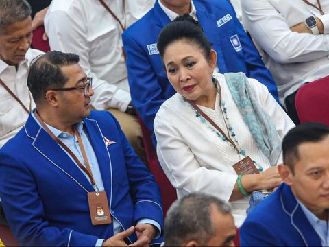 FOTO: Senyum Titiek Soeharto dan Didiet Hediprasetyo Hadiri Penetapan Prabowo Subianto Sebagai Presiden Terpilih 2024 di KPU