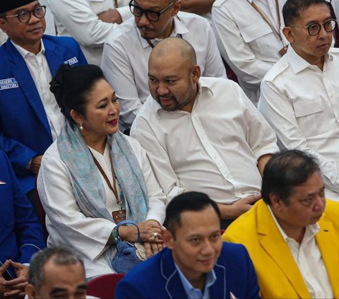 FOTO: Senyum Titiek Soeharto dan Didiet Hediprasetyo Hadiri Penetapan Prabowo Subianto Sebagai Presiden Terpilih 2024 di KPU