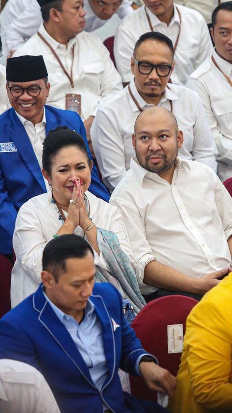 FOTO: Senyum Titiek Soeharto dan Didiet Hediprasetyo Hadiri Penetapan Prabowo Subianto Sebagai Presiden Terpilih 2024 di KPU