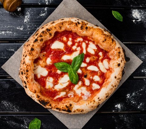 Turns Out in Milan You Can't Sell Authentic Italian Food After Midnight, How Come?