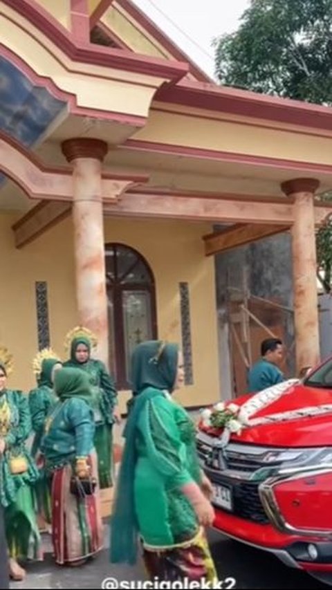 Appearance of Maulida's house, the first wife and mother of Abdul Aziz, husband of Putri Insari.