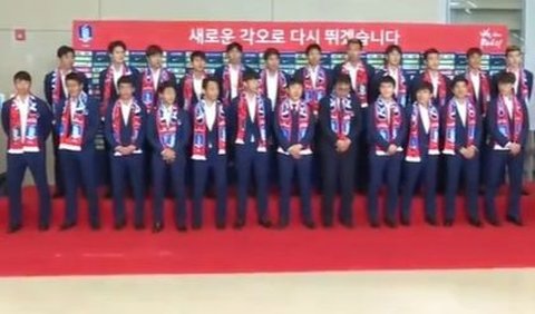 Shin Tae-yong dan Timnas Korea Selatan mendapat lemparan telur dan guling selepas tersingkir pada fase grup Piala Dunia 2018 di Rusia.
