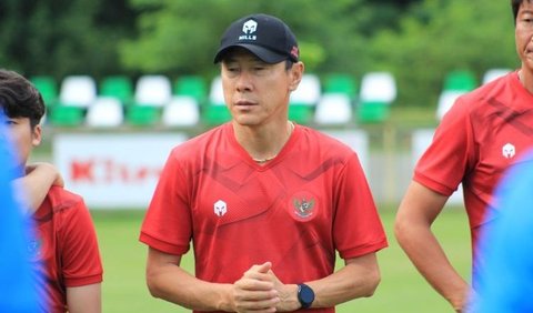 Shin Tae-yong Dipuja di Indonesia