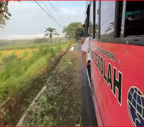 Serunya Naik Bus Sekolah di Wonogiri, Antar Jemput Siswa hingga Tengah Hutan dan Pelosok Desa