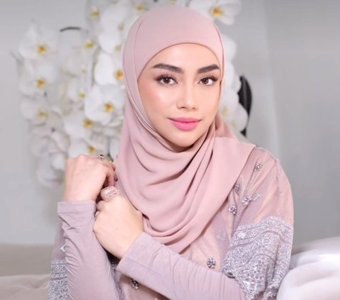 Pesona Celine Evangelista Makin Cantik Sering Kenakan Hijab, Sudah Log in?