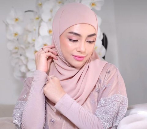 Pesona Celine Evangelista Makin Cantik Sering Kenakan Hijab, Sudah Log in?