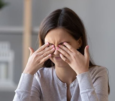 Rubbing Your Eyes Too Long, Here Are the Dangers That Await You