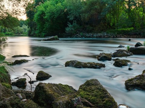 2. Air Terjun dan Sungai