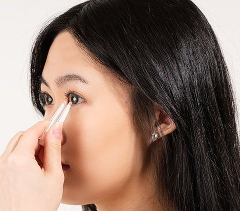 Is it Safe to Sleep with Softlens? Here's an Explanation from an Expert Doctor