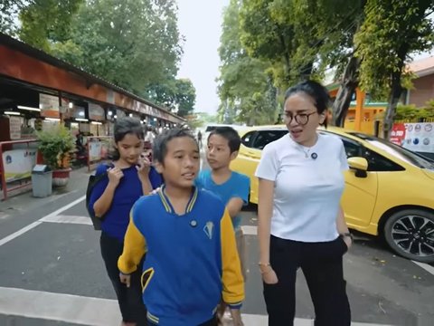 Nikita Mirzani Angkat Gadis Cantik Anak Tukang Ayam Sambal Ijo jadi Adik, Ibunya Ikhlas