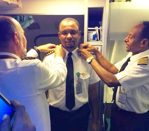 24 Years as an Aircraft Cabin Cleaner, Former Employee Earning Rp8,000 per Day Now a Pilot