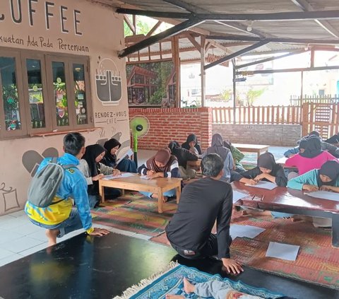 Kenalan dengan Rumah Dunia, Tempat Asyik Bagi Anak-anak di Serang untuk Mengenal Buku dan Belajar Menulis