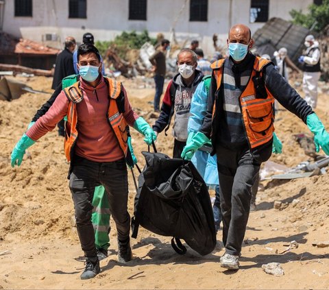 FOTO: Terungkap, Ini Penampakan Kuburan Massal di Dua Rumah Sakit Gaza: Mayat-Mayat Ditemukan dengan Tangan Terikat