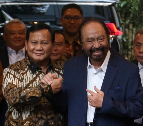 FOTO: Momen Mesra Prabowo dan Surya Paloh Rangkulan Erat, Sinyal Kuat Gabung Koalisi?