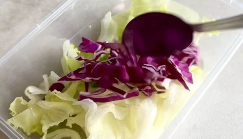 How to Make Salad with Healthy Dressing