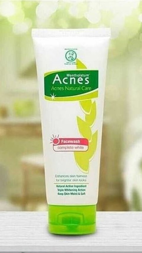 <b>Acnes Natural Care Complete with Facial Wash</b>