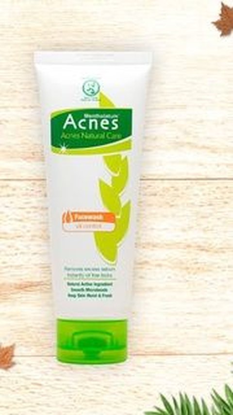 <b>Acnes Natural Deep Pore Cleanser Face Wash</b>