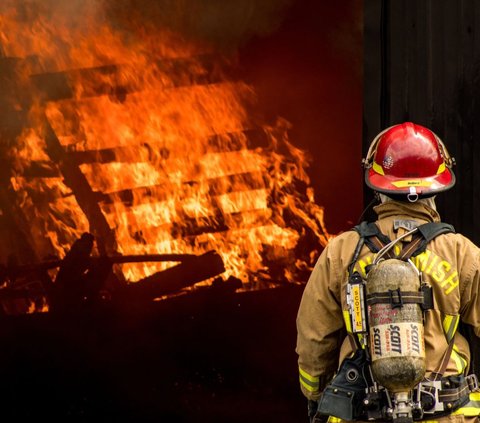 Rumah di Kalideres Terbakar Diduga karena Kompor Meledak, Seorang Lansia Tewas Terpanggang