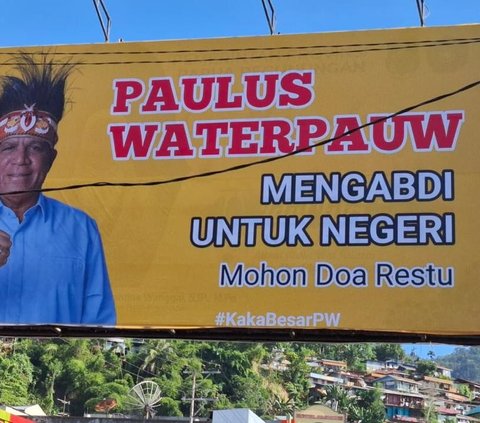 Baliho Raksasa eks Kapolda Papua Paulus Waterpauw Mejeng Minta Doa Restu, Siap Maju Pilkada 2024?